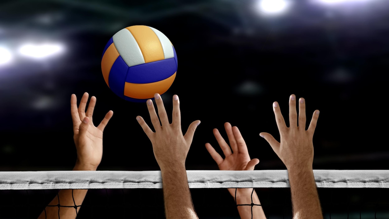 ballon-volleyball-filet-mains